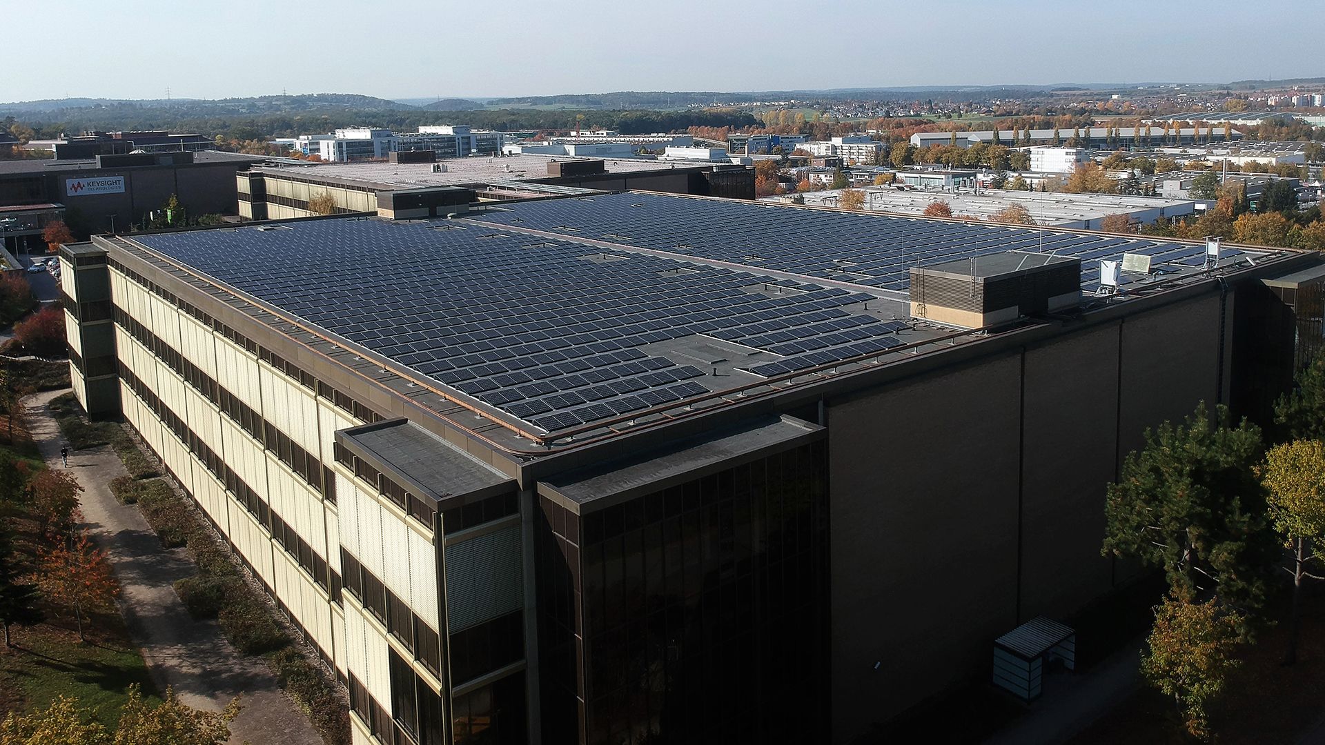 Beitrag über nachhaltige Energieprojekte der SWBB im Technologiepark H130