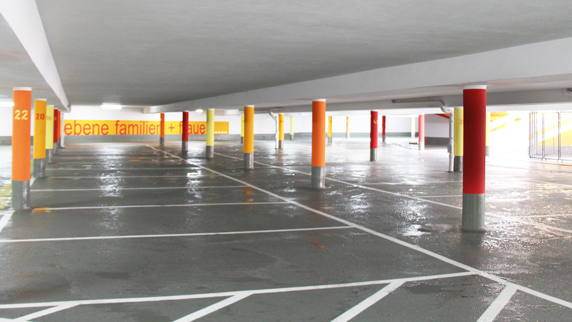 leere Parkplätze im Parkhaus der Stadtwerke Böblingen